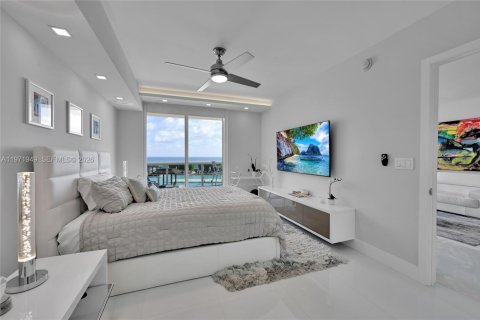 Condo in Hallandale Beach, Florida, 3 bedrooms  № 2053062 - photo 27