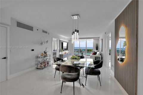 Condo in Hallandale Beach, Florida, 3 bedrooms  № 2053062 - photo 5