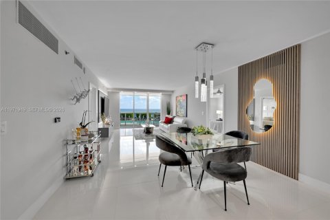 Condo in Hallandale Beach, Florida, 3 bedrooms  № 2053062 - photo 4