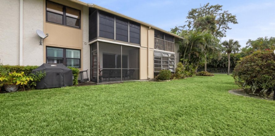 Condo in Stuart, Florida, 2 bedrooms № 1054911
