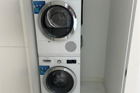 Condominio en venta en Miami, Florida, 1 dormitorio, 71.26 m2 № 1940323 - foto 27