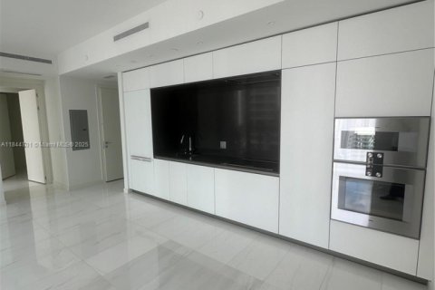 Condominio en venta en Miami, Florida, 1 dormitorio, 71.26 m2 № 1940323 - foto 13