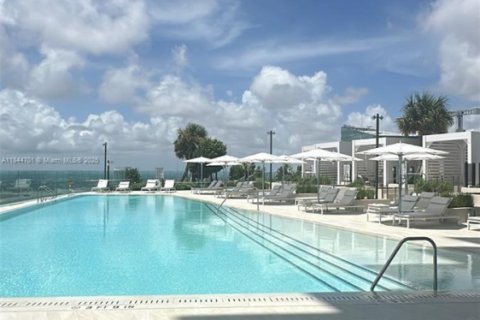 Condominio en venta en Miami, Florida, 1 dormitorio, 71.26 m2 № 1940323 - foto 9