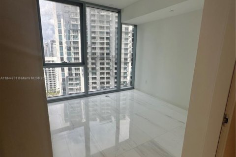 Condominio en venta en Miami, Florida, 1 dormitorio, 71.26 m2 № 1940323 - foto 18