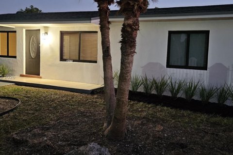 House in Homestead, Florida 3 bedrooms, 117.99 sq.m. № 2021973 - photo 4