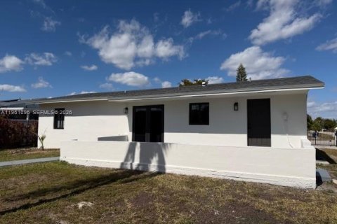 Casa en venta en Homestead, Florida, 3 dormitorios, 117.99 m2 № 2021973 - foto 9