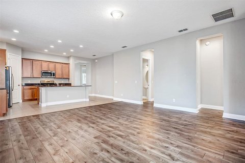 Casa en alquiler en Orlando, Florida, 4 dormitorios, 188.68 m2 № 1830040 - foto 4