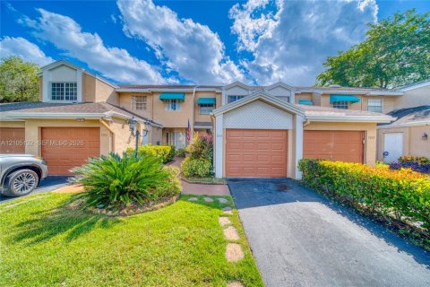 Townhouse in Tamarac, Florida 2 bedrooms, 116.87 sq.m. № 2420660 - photo 30