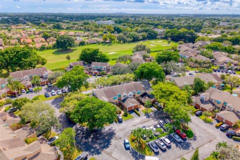 Townhouse in Tamarac, Florida 2 bedrooms, 116.87 sq.m. № 2420660 - photo 22