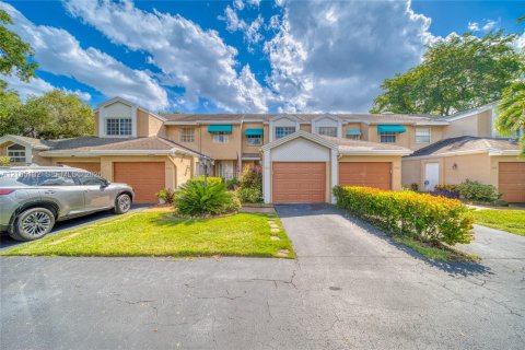 Townhouse in Tamarac, Florida 2 bedrooms, 116.87 sq.m. № 2420660 - photo 29