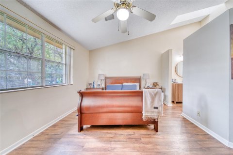 Townhouse in Tamarac, Florida 2 bedrooms, 116.87 sq.m. № 2420660 - photo 5