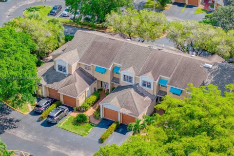 Townhouse in Tamarac, Florida 2 bedrooms, 116.87 sq.m. № 2420660 - photo 19
