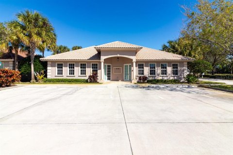 Propiedad comercial en venta en Stuart, Florida № 1055995 - foto 1