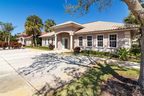 Propiedad comercial en venta en Stuart, Florida № 1055995 - foto 3