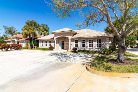 Propiedad comercial en venta en Stuart, Florida № 1055995 - foto 2