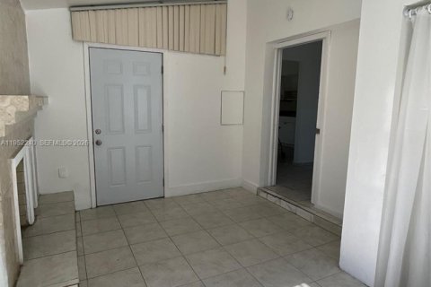 Снять в аренду виллу или дом в Майами, Флорида 6 спален, 202.53м2, № 2006525 - фото 13