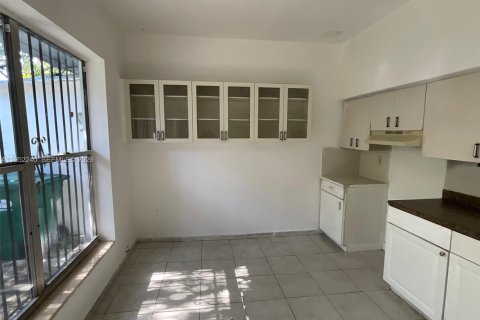 Снять в аренду виллу или дом в Майами, Флорида 6 спален, 202.53м2, № 2006525 - фото 16