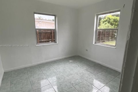 Снять в аренду виллу или дом в Майами, Флорида 6 спален, 202.53м2, № 2006525 - фото 10