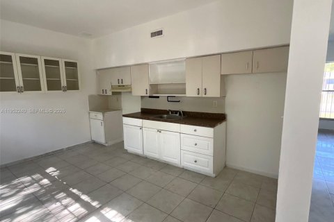 Снять в аренду виллу или дом в Майами, Флорида 6 спален, 202.53м2, № 2006525 - фото 15