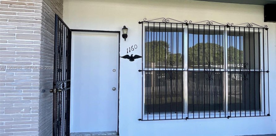 Дом в Майами, Флорида 6 спален, 202.53м2 № 2006525