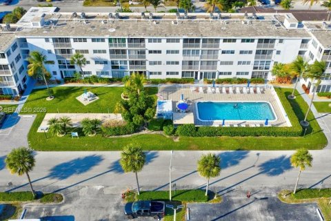 Купить кондоминиум в Помпано-Бич, Флорида 2 спальни, 102.19м2, № 2031895 - фото 27