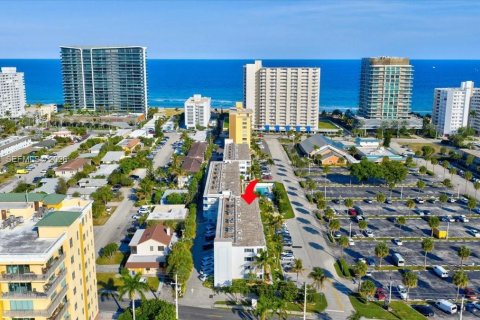 Купить кондоминиум в Помпано-Бич, Флорида 2 спальни, 102.19м2, № 2031895 - фото 29