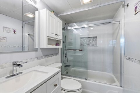 Купить кондоминиум в Помпано-Бич, Флорида 2 спальни, 102.19м2, № 2031895 - фото 22