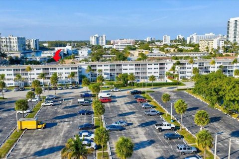 Купить кондоминиум в Помпано-Бич, Флорида 2 спальни, 102.19м2, № 2031895 - фото 28
