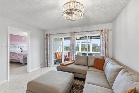 Купить кондоминиум в Помпано-Бич, Флорида 2 спальни, 102.19м2, № 2031895 - фото 12