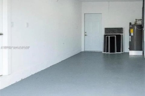 House in Homestead, Florida 3 bedrooms, 123.93 sq.m. № 2188534 - photo 4