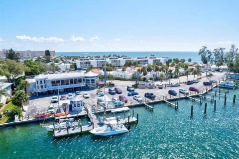 Townhouse in Venice, Florida 3 bedrooms, 139.35 sq.m. № 2122437 - photo 25