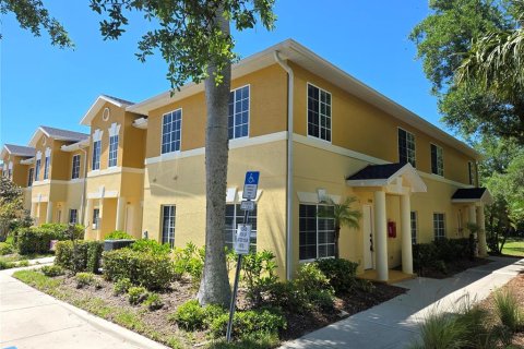 Townhouse in Venice, Florida 3 bedrooms, 139.35 sq.m. № 2122437 - photo 2