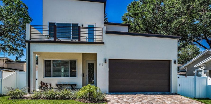 House in Tampa, Florida 3 bedrooms, 198.63 sq.m. № 1761921
