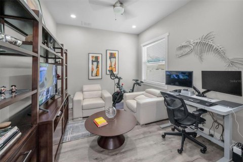 House in Tampa, Florida 3 bedrooms, 198.63 sq.m. № 1761921 - photo 9