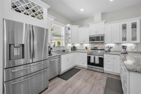 House in Tampa, Florida 3 bedrooms, 198.63 sq.m. № 1761921 - photo 6