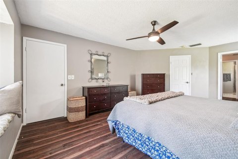Casa en venta en Brandon, Florida, 4 dormitorios, 187.2 m2 № 1857883 - foto 19