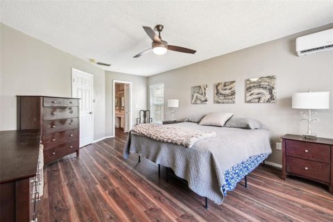 Casa en venta en Brandon, Florida, 4 dormitorios, 187.2 m2 № 1857883 - foto 18