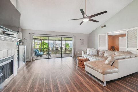 Casa en venta en Brandon, Florida, 4 dormitorios, 187.2 m2 № 1857883 - foto 6