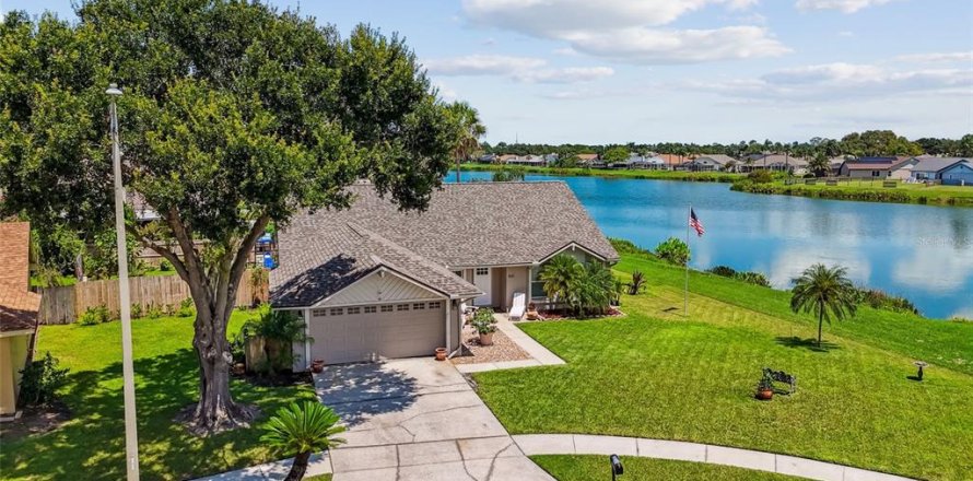 Casa en Brandon, Florida 4 dormitorios, 187.2 m2 № 1857883
