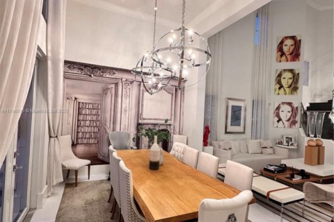 House in Doral, Florida 5 bedrooms, 388.8 sq.m. № 1978048 - photo 19