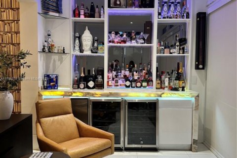 House in Doral, Florida 5 bedrooms, 388.8 sq.m. № 1978048 - photo 23