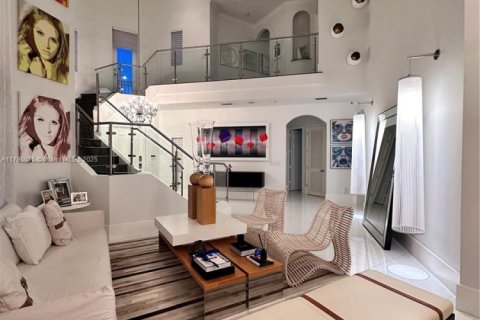 House in Doral, Florida 5 bedrooms, 388.8 sq.m. № 1978048 - photo 20