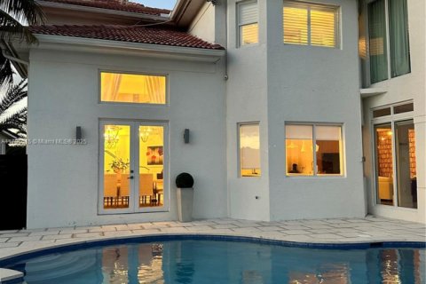 House in Doral, Florida 5 bedrooms, 388.8 sq.m. № 1978048 - photo 9
