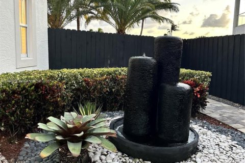 House in Doral, Florida 5 bedrooms, 388.8 sq.m. № 1978048 - photo 5