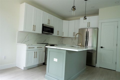 House in Largo, Florida 3 bedrooms, 144.56 sq.m. № 1749631 - photo 10