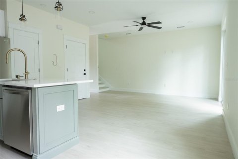 House in Largo, Florida 3 bedrooms, 144.56 sq.m. № 1749631 - photo 12