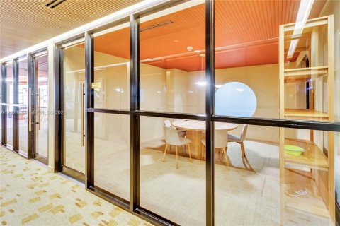 Condominio en venta en Miami, Florida, 57.32 m2 № 2184037 - foto 13