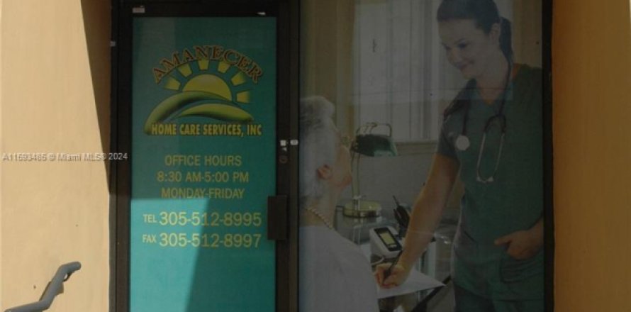 Office in Hialeah, Florida № 1186606