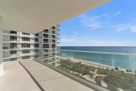 Condo in Bal Harbour, Florida, 2 bedrooms  № 1792541 - photo 3