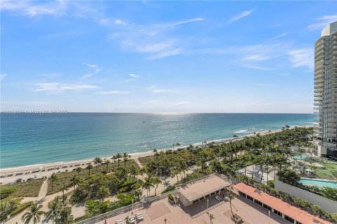 Condo in Bal Harbour, Florida, 2 bedrooms  № 1792541 - photo 2
